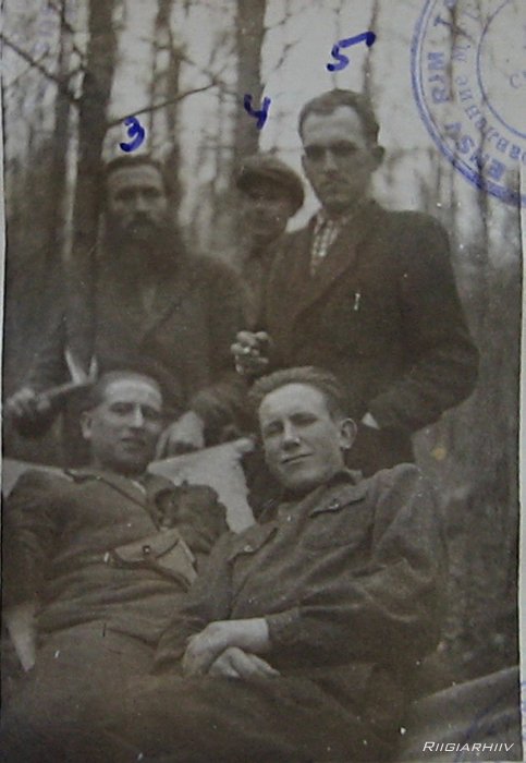 Ees vasakult: Karl Kaur, Raimond Pild, taga: Alfred Erik, Voldemar Visk, August Kuus