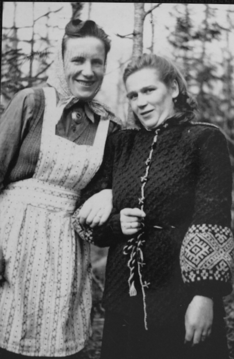 Naiseks maskeerunud Raimond Pild (vasakul)ja Melanie Kaur.