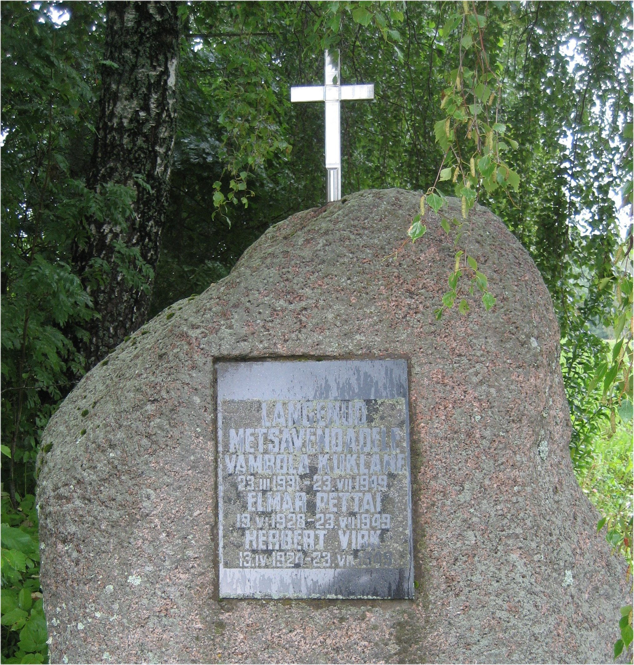Mälestuskivi Pulli talus 23.07.1949 hukkunutele Haki külas.