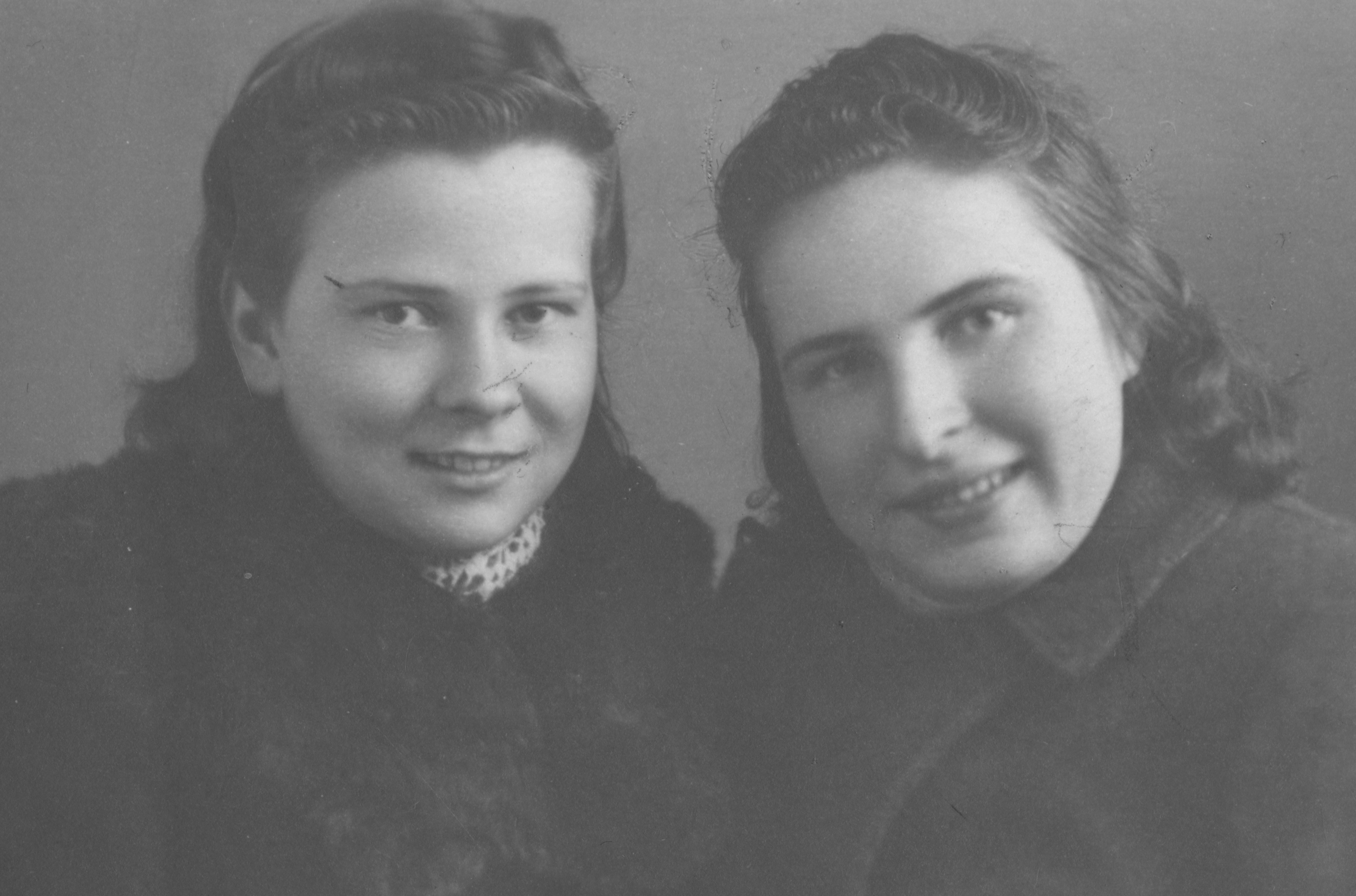 Linda Paeglis ja Elly Ruuder